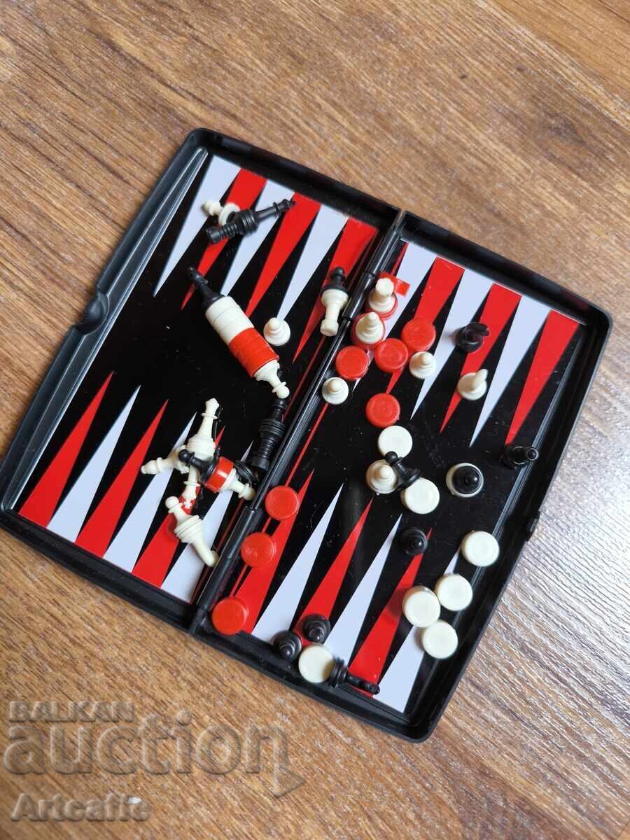 Șah magnetic compact de călătorie cu preț € 5.00 | 9.78 BGN