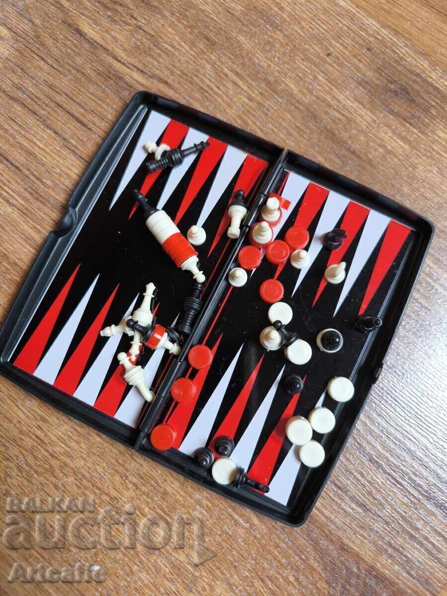 Șah magnetic compact de călătorie cu preț € 5.00 | 9.78 BGN