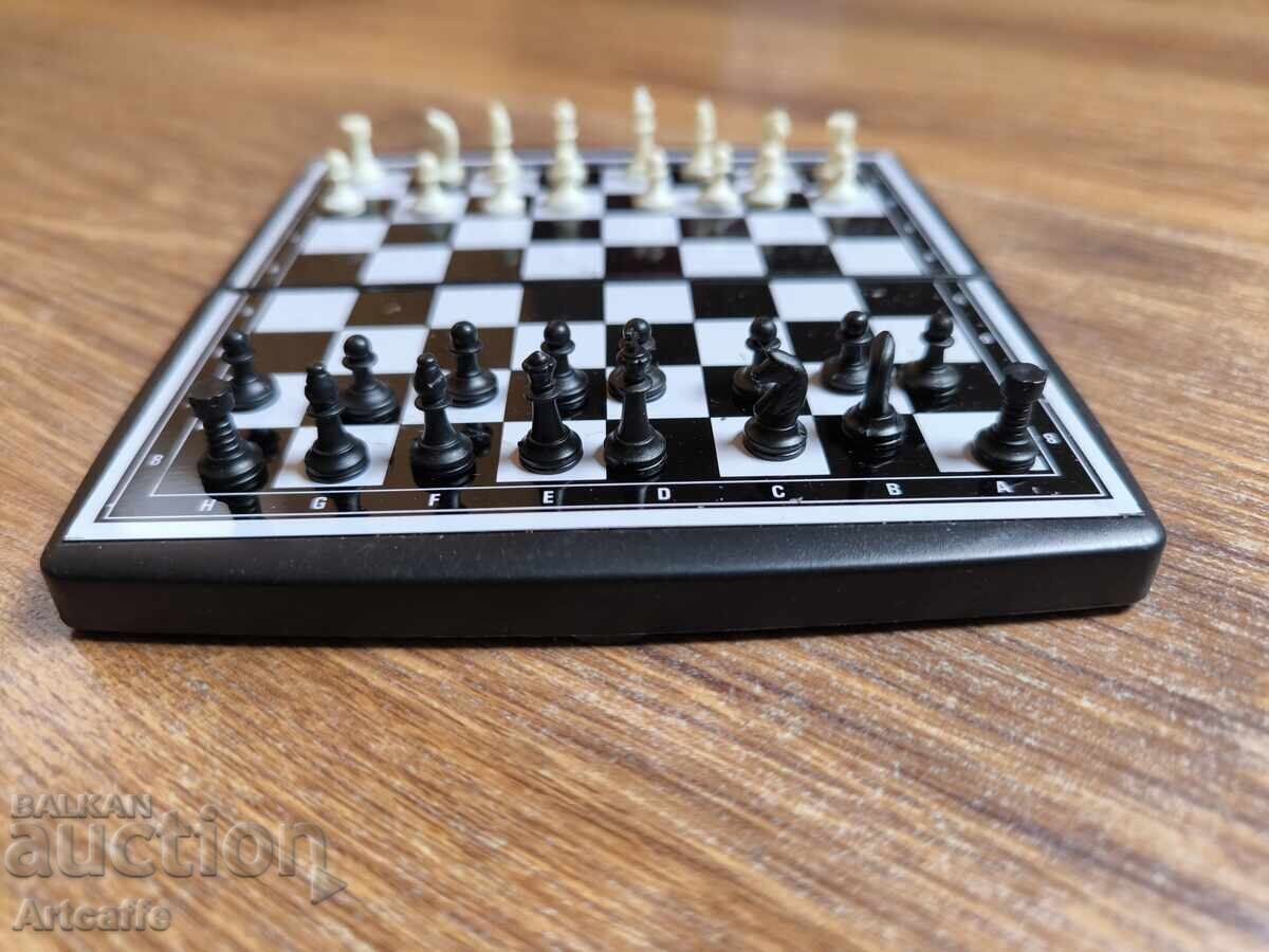 Livrarea Șah magnetic compact de călătorie