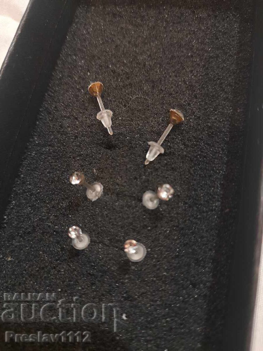 Lot Cercei Piercing cu Zirconii Albe cu preț € 0.01 | 0.02 BGN