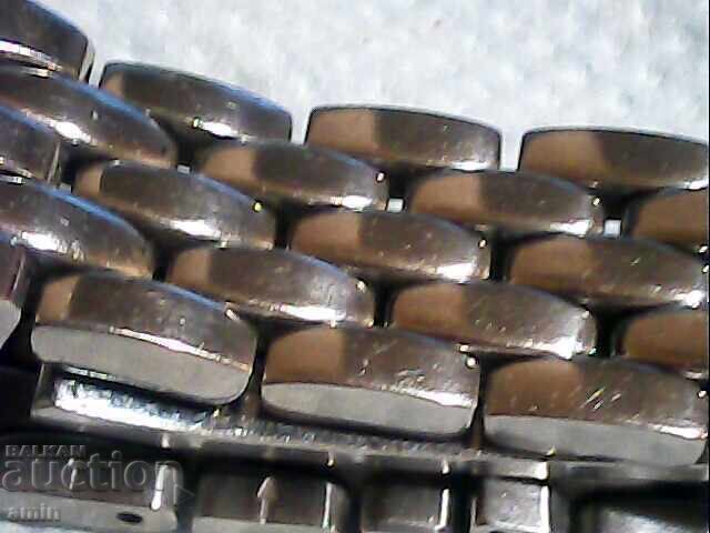 Licitație Frumos ceas elvețian damesc, 4 rubine, 5 pietre Licitație Frumos ceas elvețian damesc, 4 rubine, 5 pietre