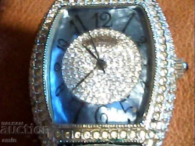 2 Beautiful 4-hour Watches Working with price € 15.00 | 29.34 BGN