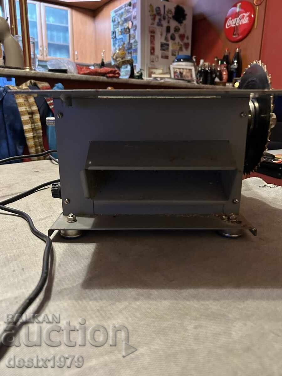 Παράδοση Αbriχτ και κυκλική πριονοκορδέλα - συνδυασμένη μηχανή