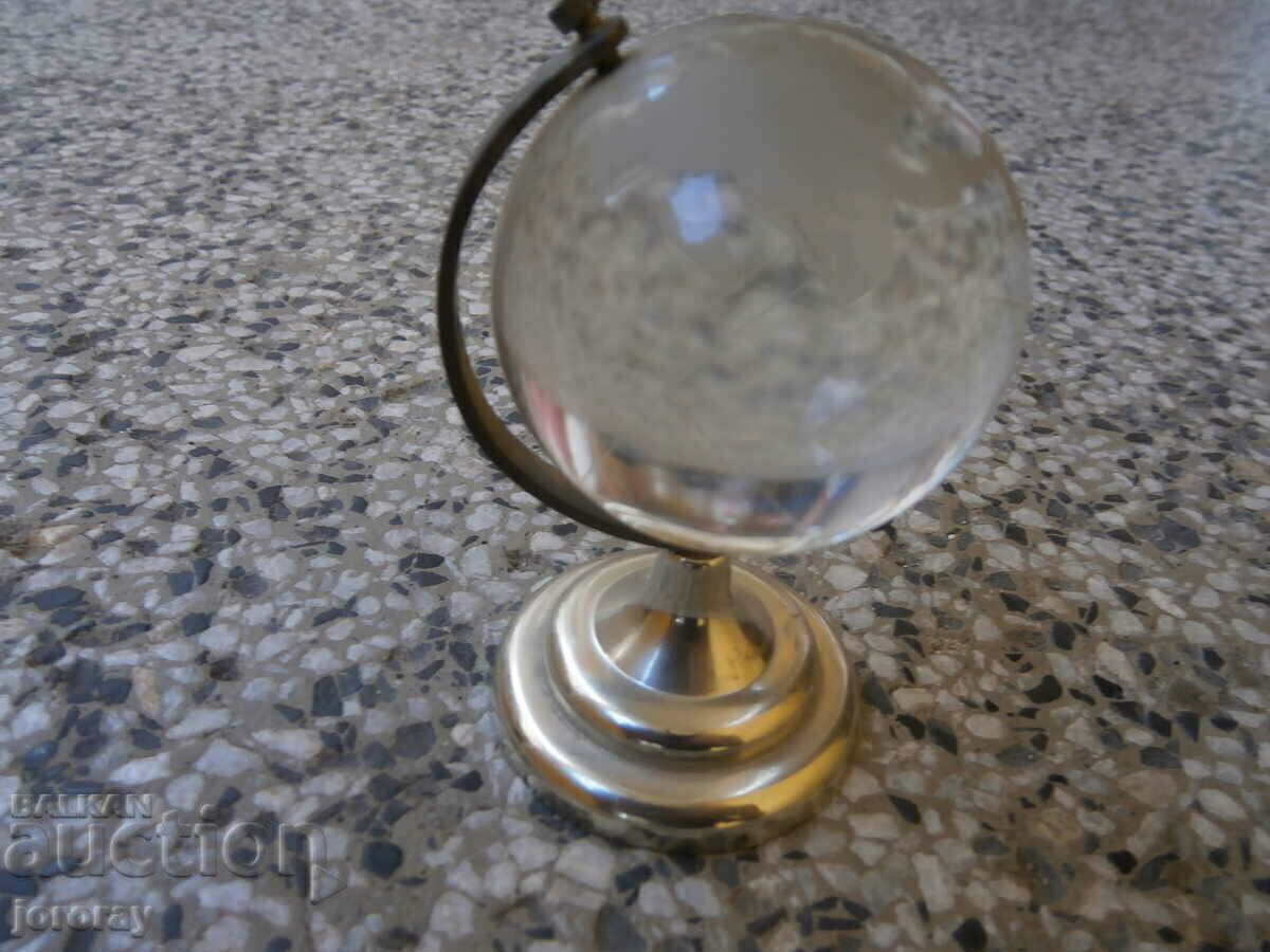 Auction Crystal globe Auction Crystal globe