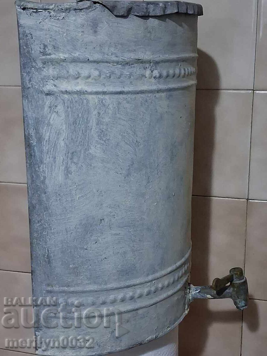 Παράδοση Νιπτήρας, εξοχικό νεροχύτη, δοχείο νερού Παράδοση Νιπτήρας, εξοχικό νεροχύτη, δοχείο νερού