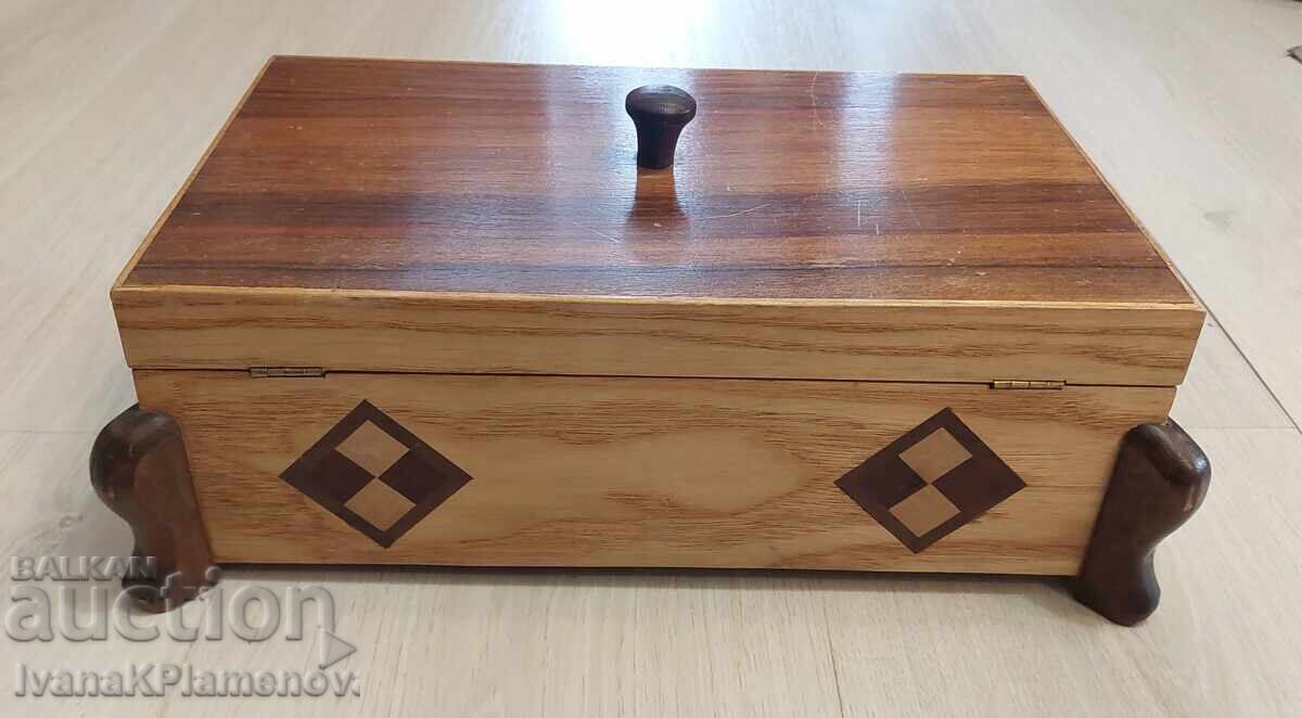 Wooden box with key for connoisseurs - 5