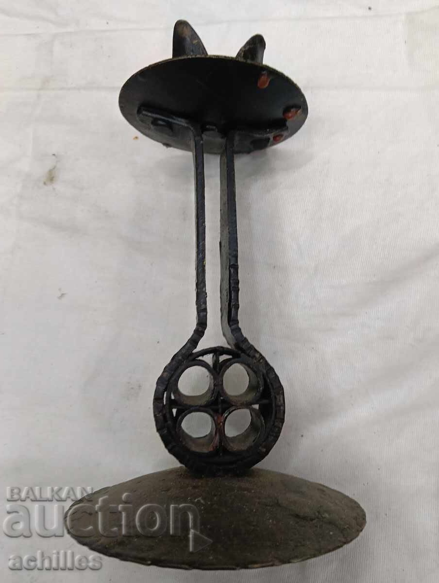 Свещник ковано желязо