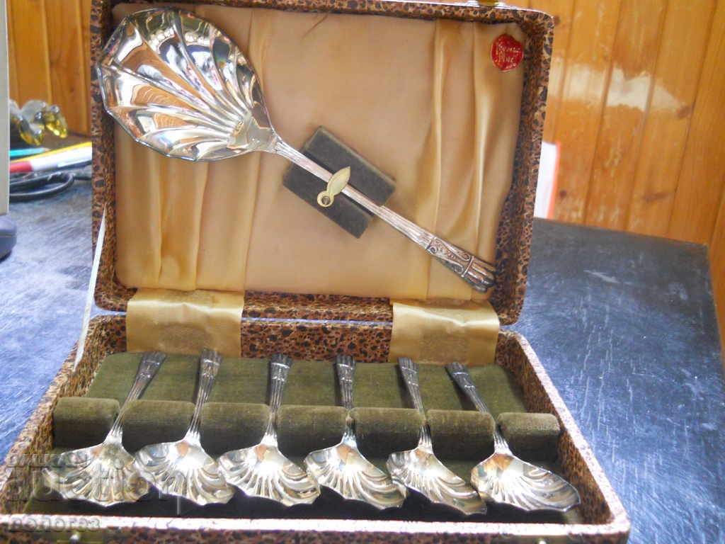 Комплект посребрени десертни лъжици „Yeoman plate“ Комплект посребрени десертни лъжици „Yeoman plate“