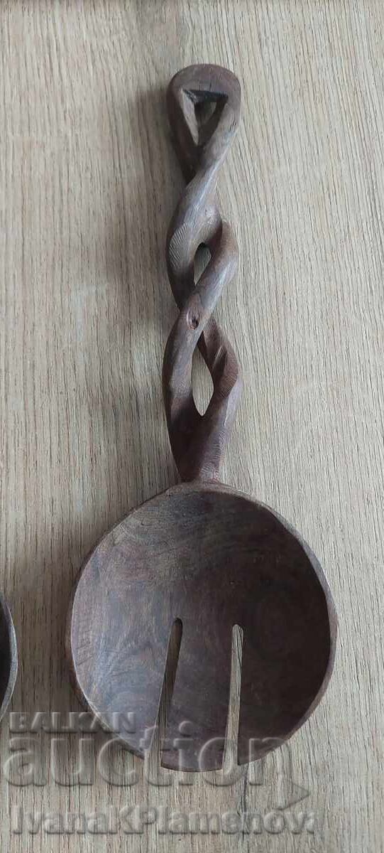 Sculpturi în lemn pentru cunoscători, două bucăți cu preț € 16.00 | 31.29 BGN