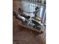 Сребърна статуетка - сребърна бойна колесница