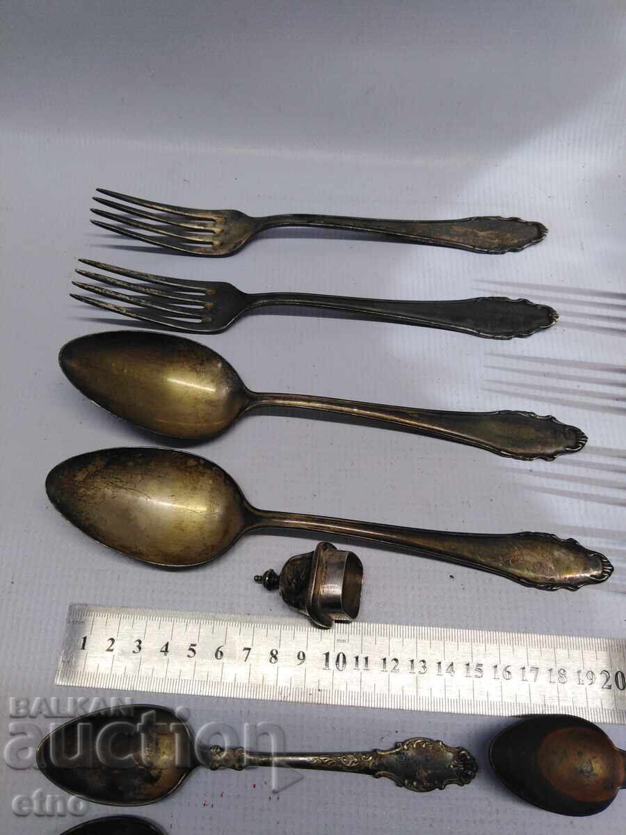 12 bucăți VINTAGE FURCI ȘI LINGURI PLACATE CU ARGINT, ARGINT cu preț € 25.00 | 48.90 BGN