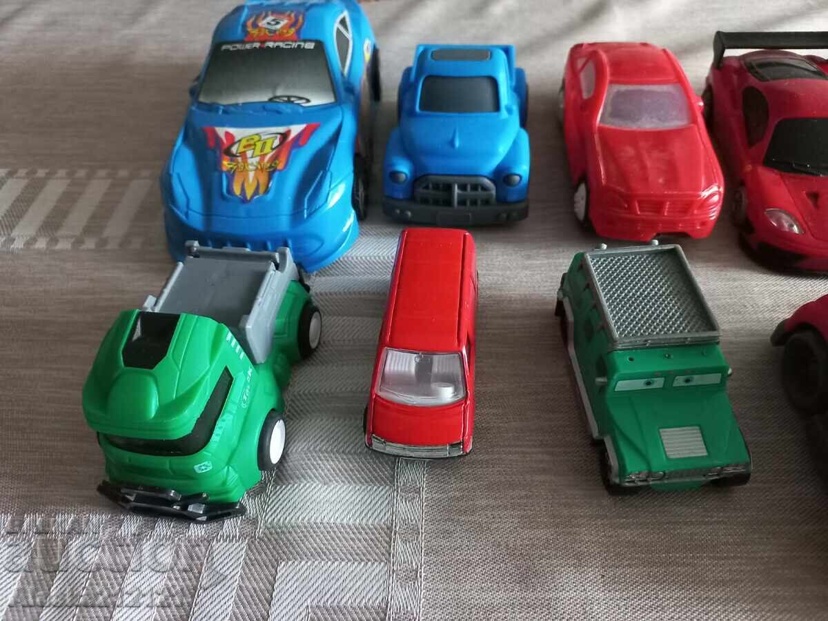 O mulțime de cărucioare de plastic cu preț € 5.00 | 9.78 BGN