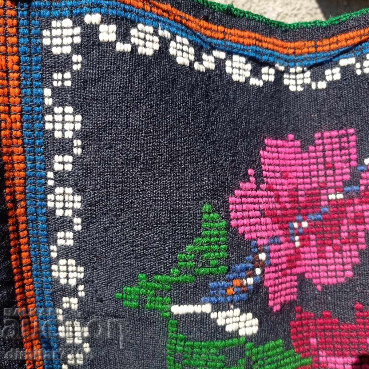 Fată de Pernă Brodată 40/50cm cu preț € 6.00 | 11.73 BGN