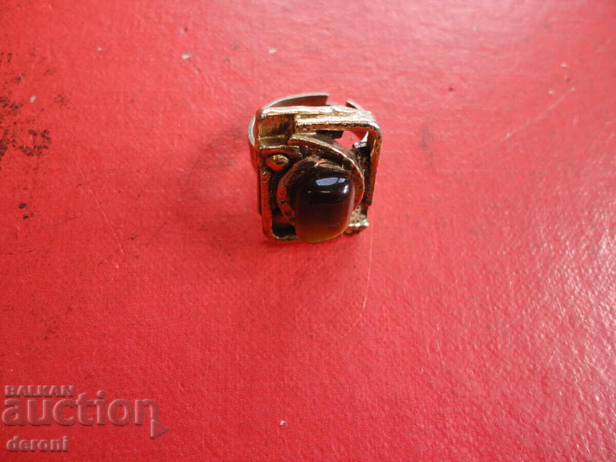 Pozlaten prŭsten s kamŭni 5 με τιμή € 5.11 | 9.99 BGN