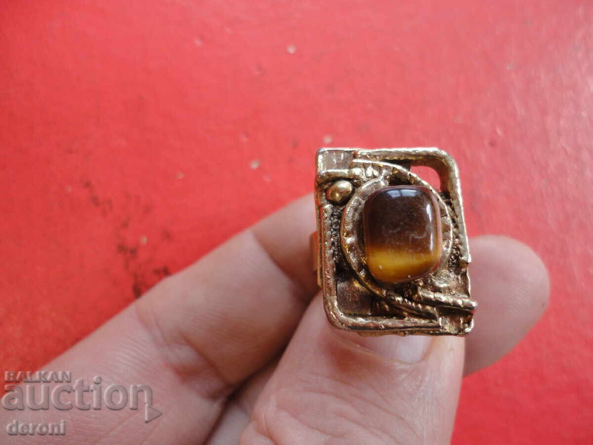 Pozlaten prŭsten s kamŭni 5 - 6