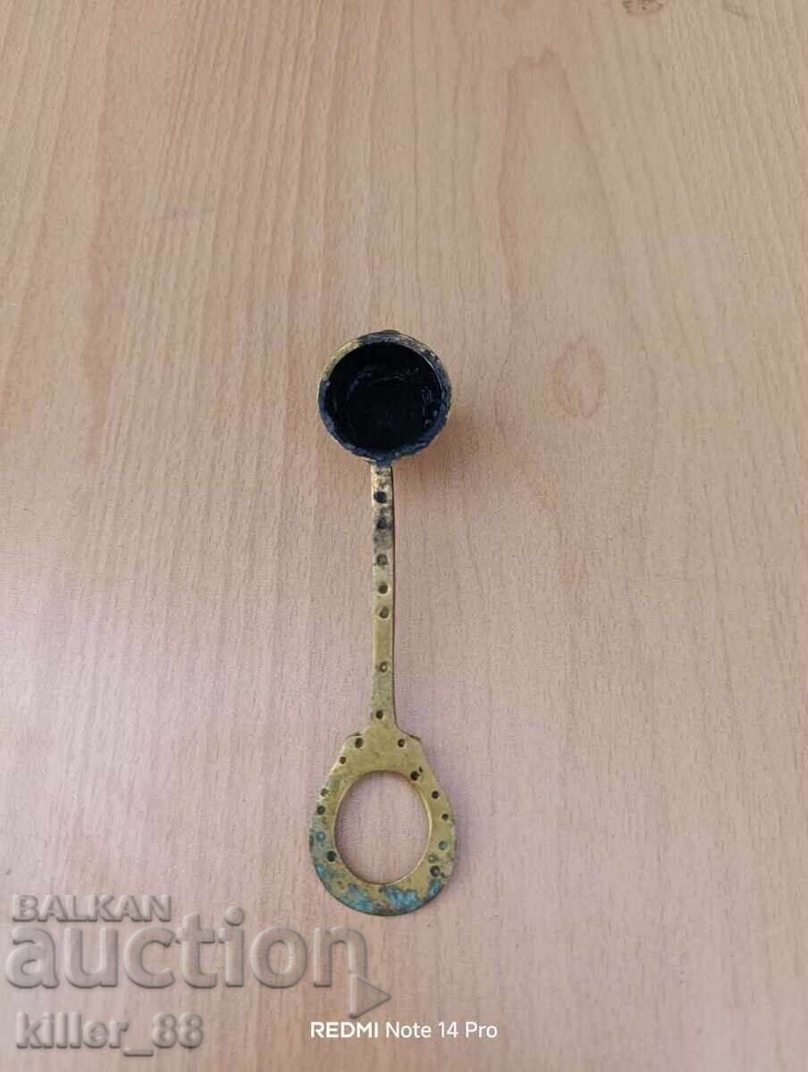 Sveshtnik ot star bronz cu preț € 7.00 | 13.69 BGN