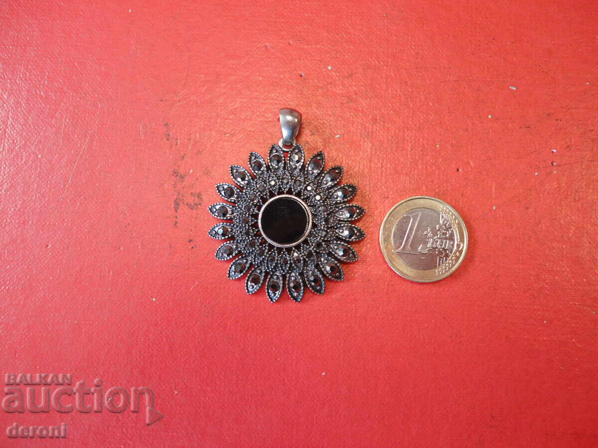 Strahotno kolie visulka s kamyni 11