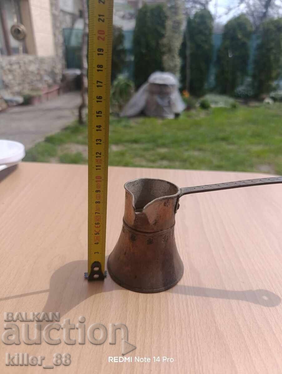 Παράδοση Παλιό βουλγάρικο χάλκινο μπρίκι