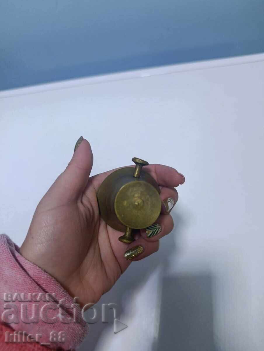 Morișcă mică din bronz cu pistil cu preț € 10.00 | 19.56 BGN