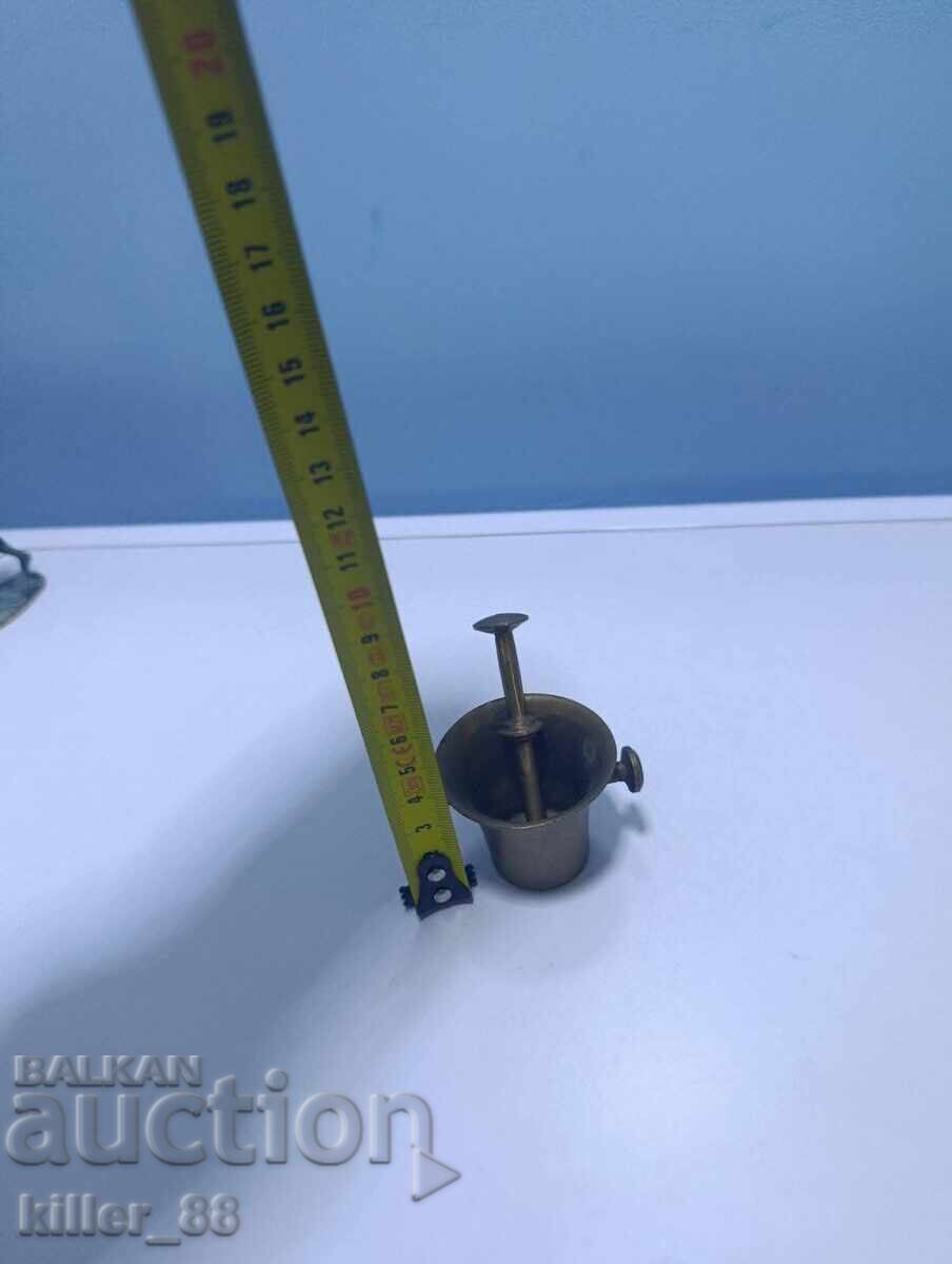 Livrarea Morișcă mică din bronz cu pistil