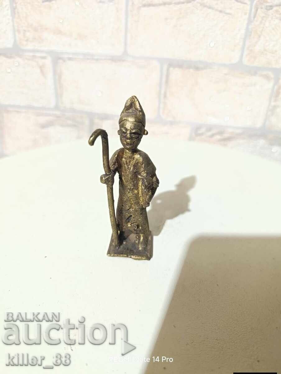 Стара плътна бронзова статуетка