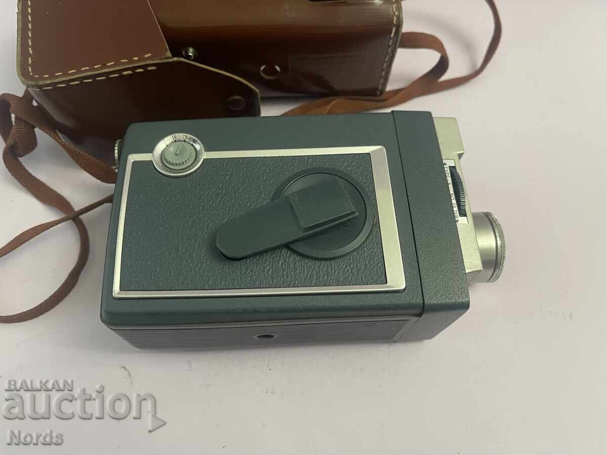 Cameră retro Kodak Automatic 8 cu preț € 0.11 | 0.22 BGN