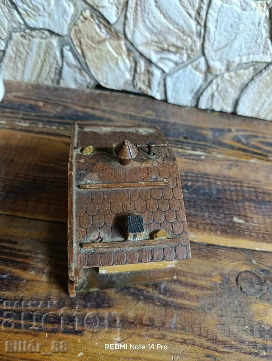 Δημοπρασία Stara muzikalna kutiĭka, mekhanizŭmŭt ne raboti