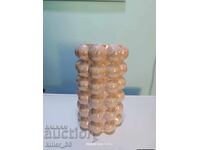 Vază sclipitoare cu nuanță roz și bule