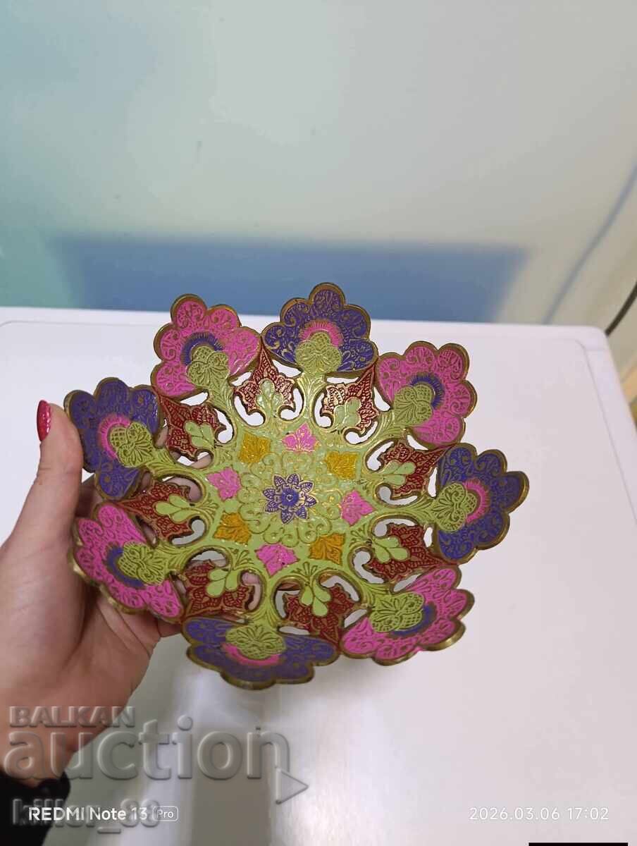 Παλιά μπρούτζινη εμαγιέ φρουτιέρα με τιμή € 15.00 | 29.34 BGN