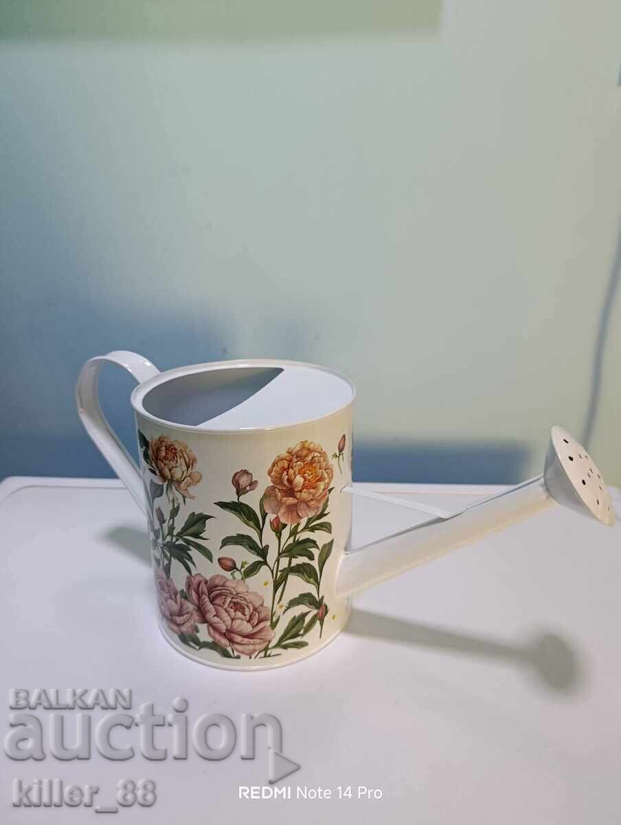 Μεταλλικό ποτιστήρι