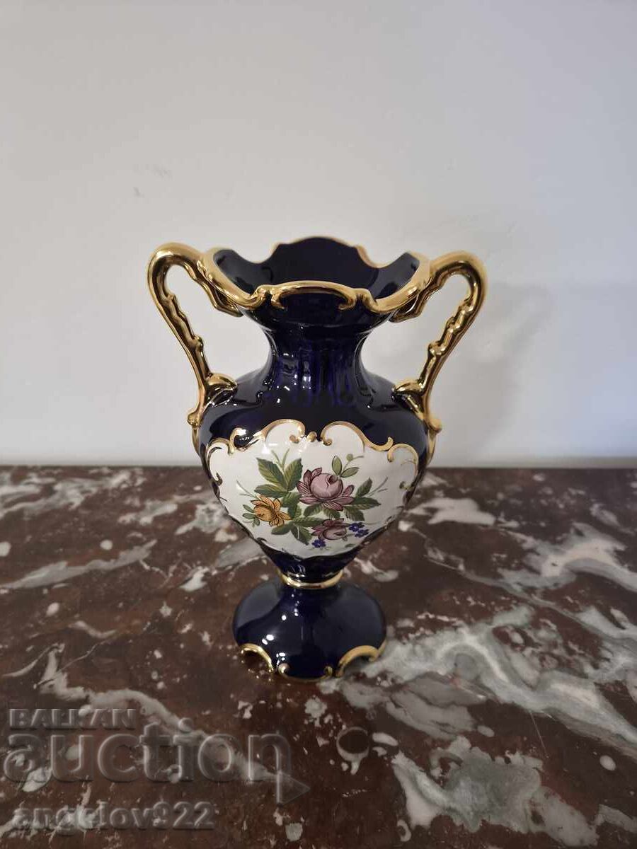 Португалска порцеланова ваза!!! с цена € 0.01 | 0.02 лв. Португалска порцеланова ваза!!! с цена € 0.01 | 0.02 лв.