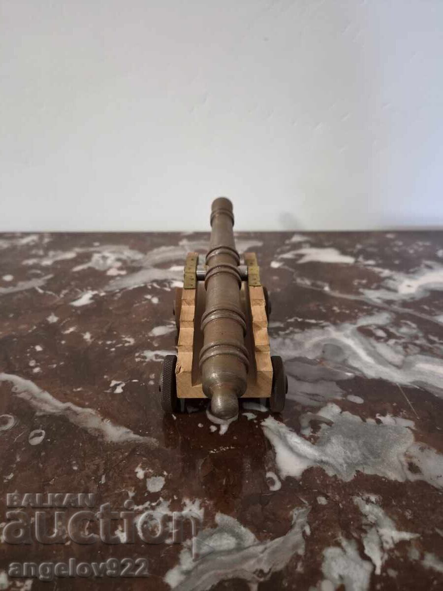 Аукцион Масивен метален топ!!!