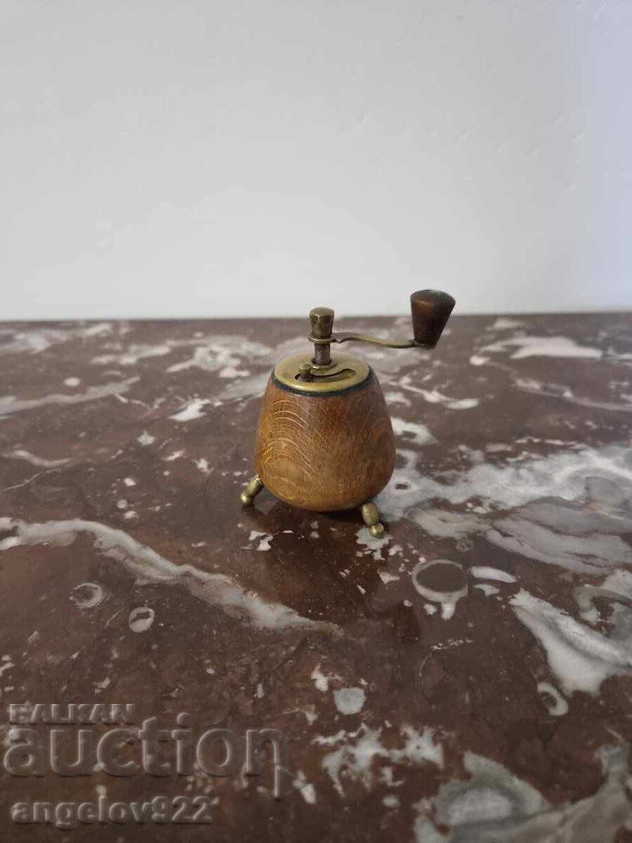 Винтидж мелничка за черен пипер!!!