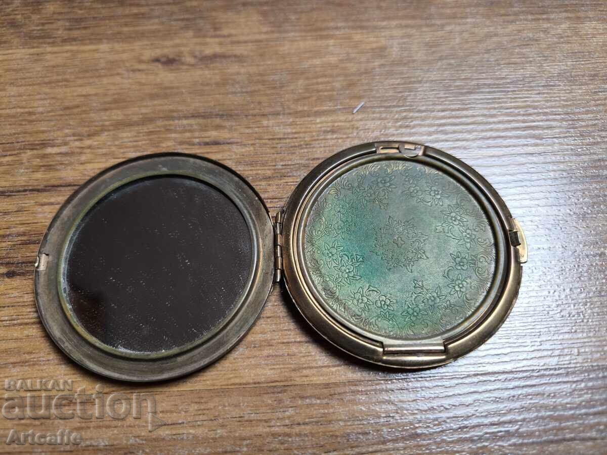 Kutiĭka za pudra ot vintidzh mesing s klenovi lista (SSSR / Retro) - 5