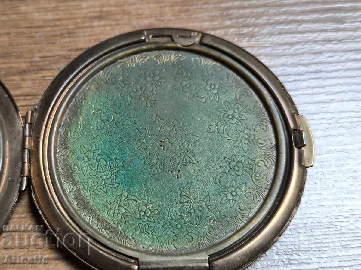 Kutiĭka za pudra ot vintidzh mesing s klenovi lista (SSSR / Retro) - 7