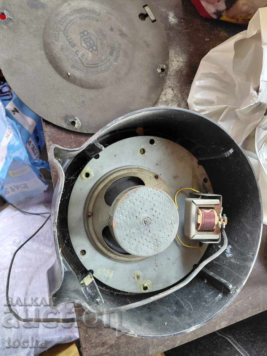 Radioreceptor vechi, URSS 1961, bachelită cu preț € 14.07 | 27.52 BGN