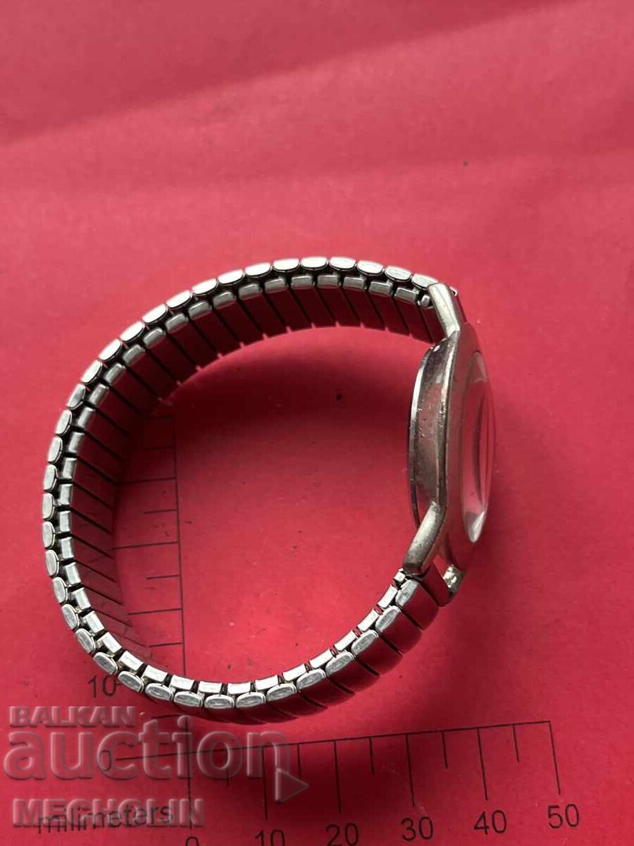 Livrarea Ceas cu cuarț 20