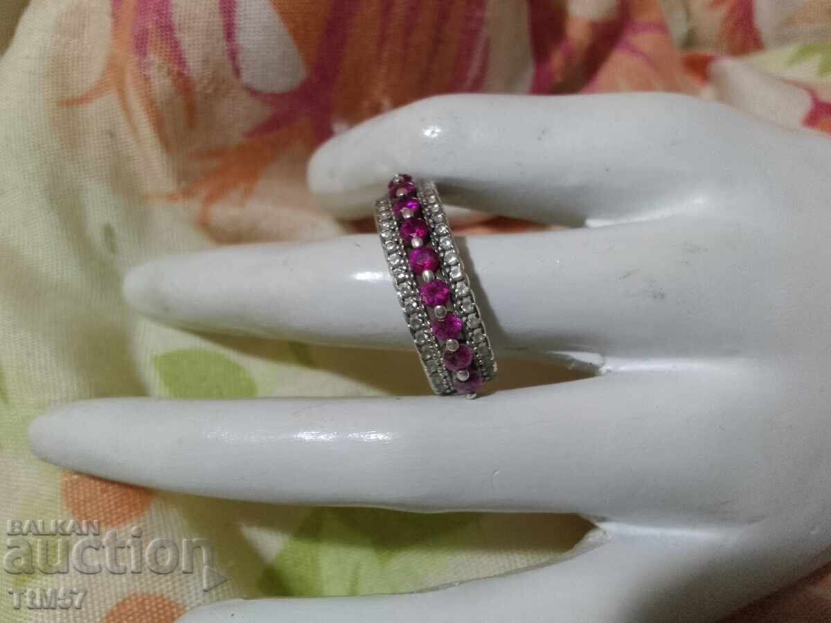 Παράδοση ασημένιο δαχτυλίδι με φυσικά γρανάτες ροδολίτη