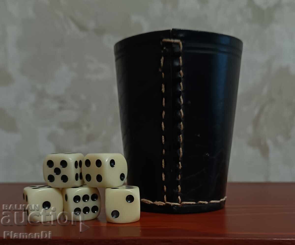 Set de zaruri pentru barbut cu cinci bucăți