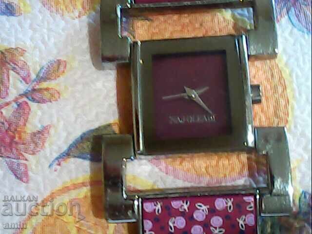 Ceasuri de damă frumoase, funcționale, fără baterie - 5 Ceasuri de damă frumoase, funcționale, fără baterie - 5