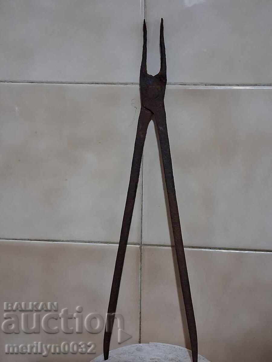 Kovashki kleshti zlatarski ili mednikarski kovano zhelyazo