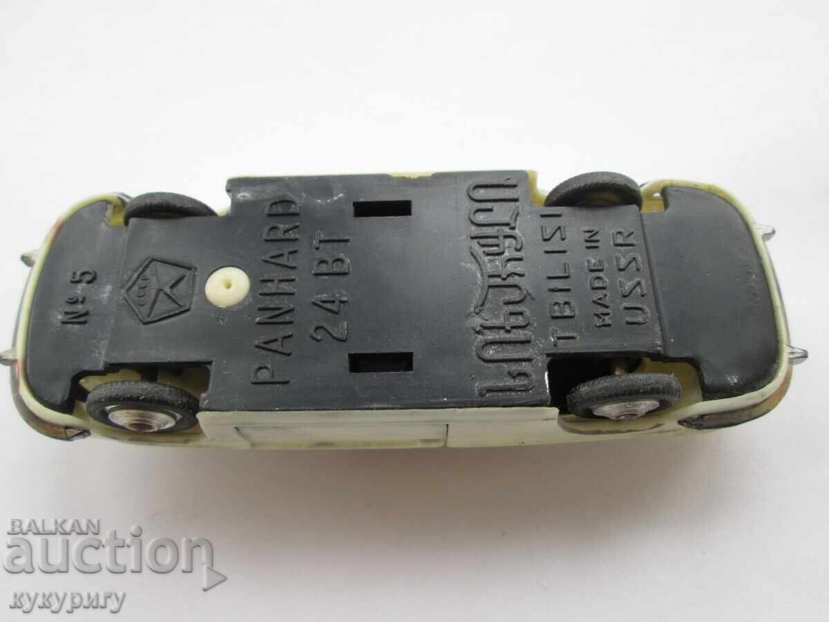 Veche rusă sovietică din plastic, cărucior Panhard cu preț € 15.00 | 29.34 BGN