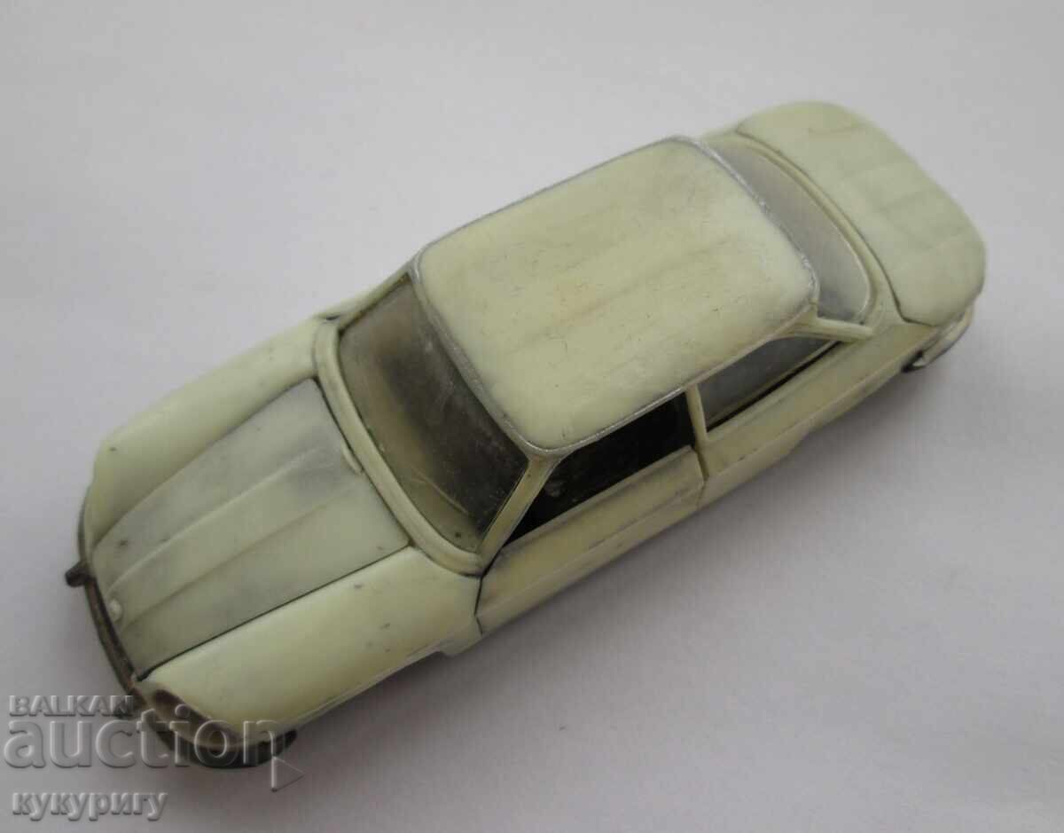 Veche rusă sovietică din plastic, cărucior Panhard - 6
