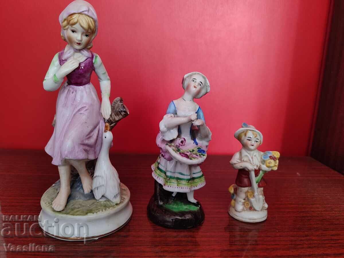 Πολλά πορσελάνινα ειδώλια