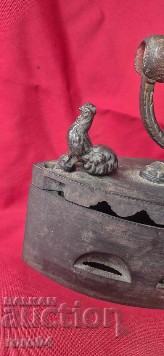 FIERE - COCOȘ - EXCELENT cu preț € 29.99 | 58.66 BGN