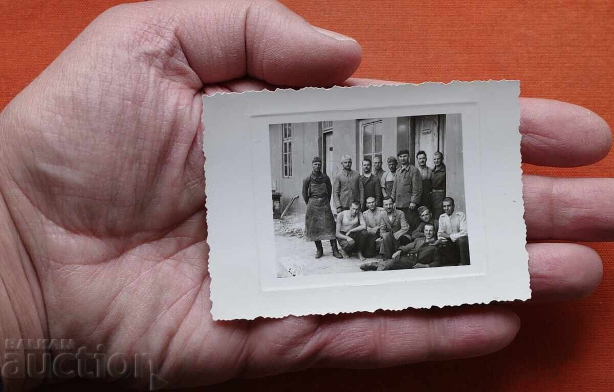 Regimentul de Gardă - Ateliere de Cizmărie 43 cu preț € 1.00 | 1.96 BGN Regimentul de Gardă - Ateliere de Cizmărie 43 cu preț € 1.00 | 1.96 BGN