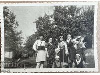 Familie cu costume tradiționale