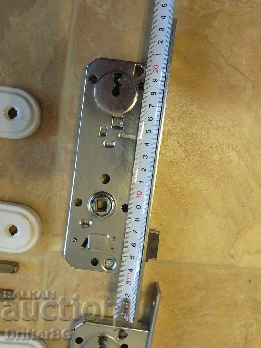 Mânere cu clanțe cu preț € 2.50 | 4.89 BGN