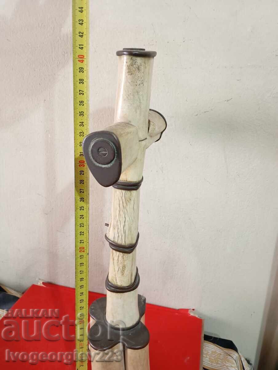 Livrarea Cruciuliță veche, crucifix din os și alamă