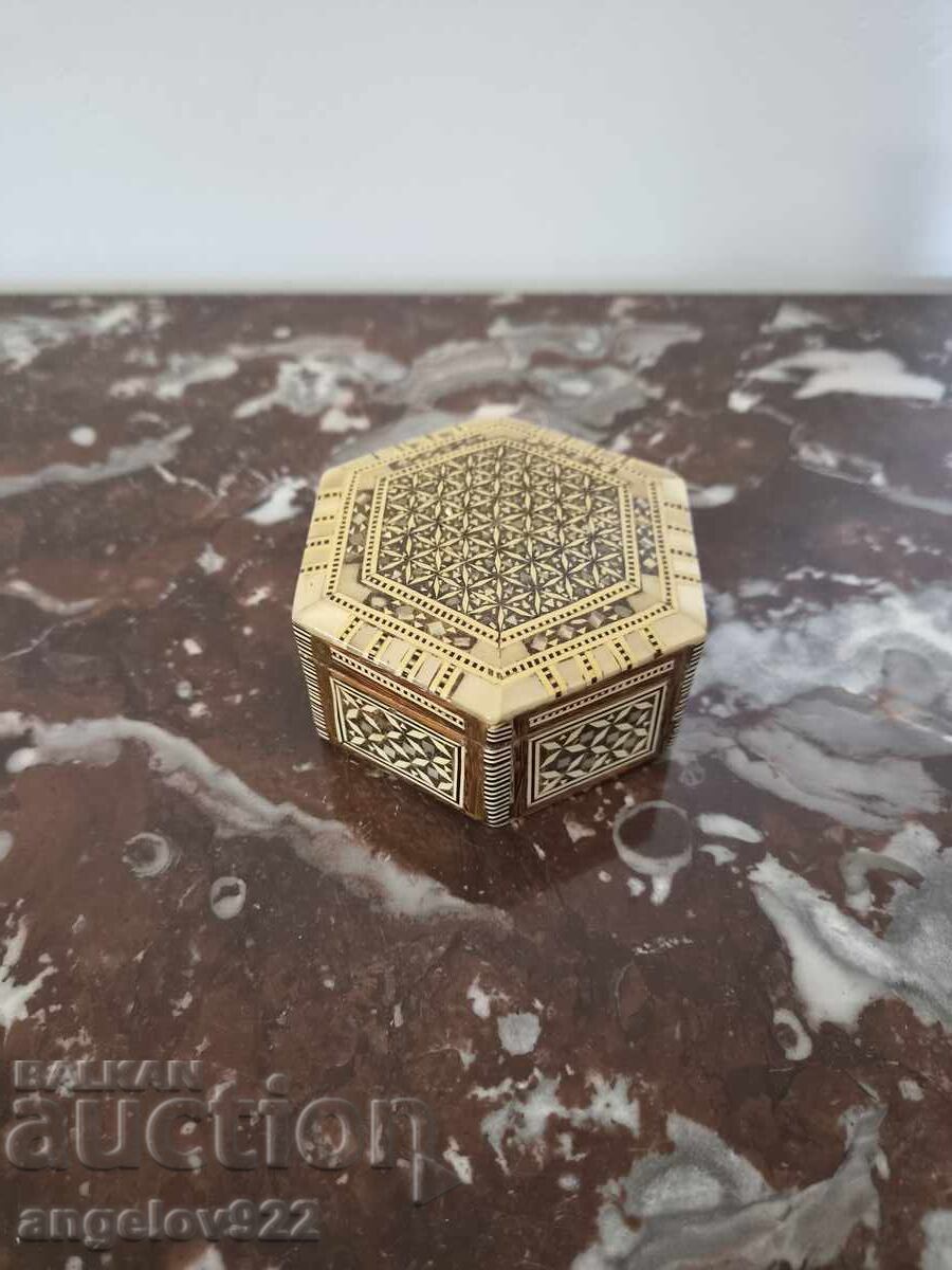 Βίντατζ ξύλινο κουτί κοσμημάτων με εντορσία!!!